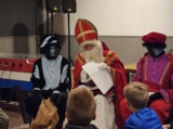Sinterklaasfeest bij S.K.N.W.K. voor JO7-1 van vrijdag 1 december 2023 (145/180)